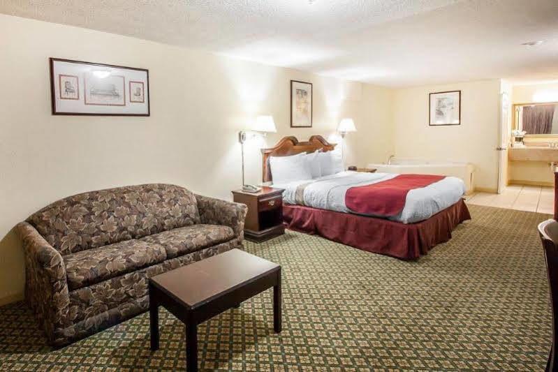 Red Roof Inn Memphis - Graceland Airport Bagian luar foto