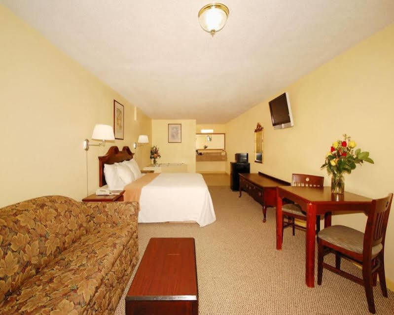 Red Roof Inn Memphis - Graceland Airport Bagian luar foto