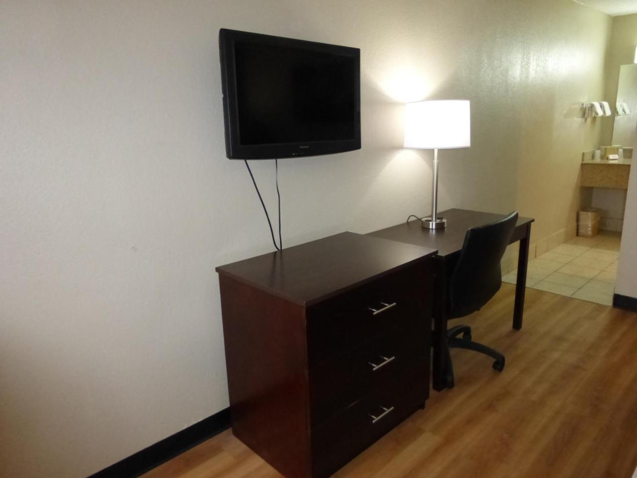 Red Roof Inn Memphis - Graceland Airport Bagian luar foto